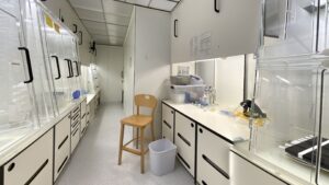 CLean Lab workbenches